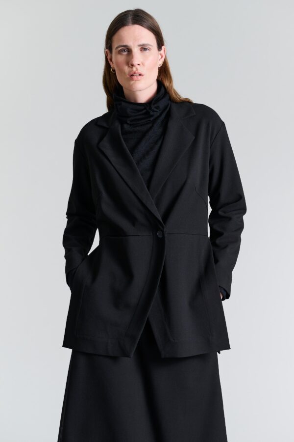 Jas Noru Black