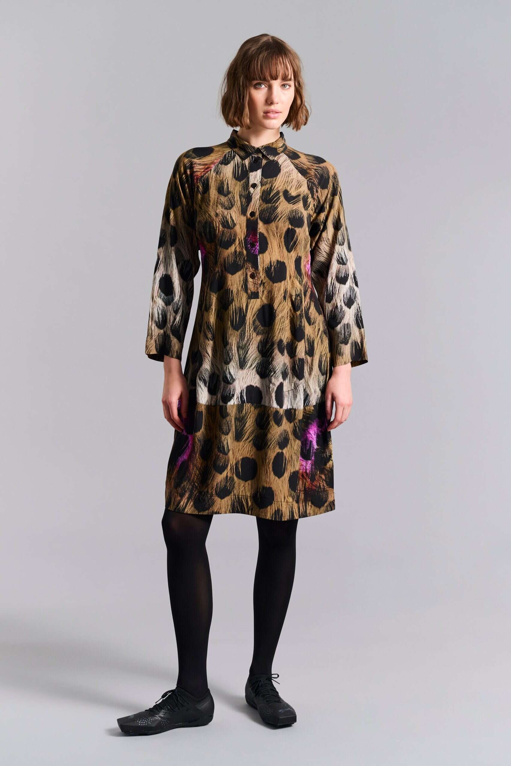 14959 FSC Raglan Dress Haru Eye of the tiger