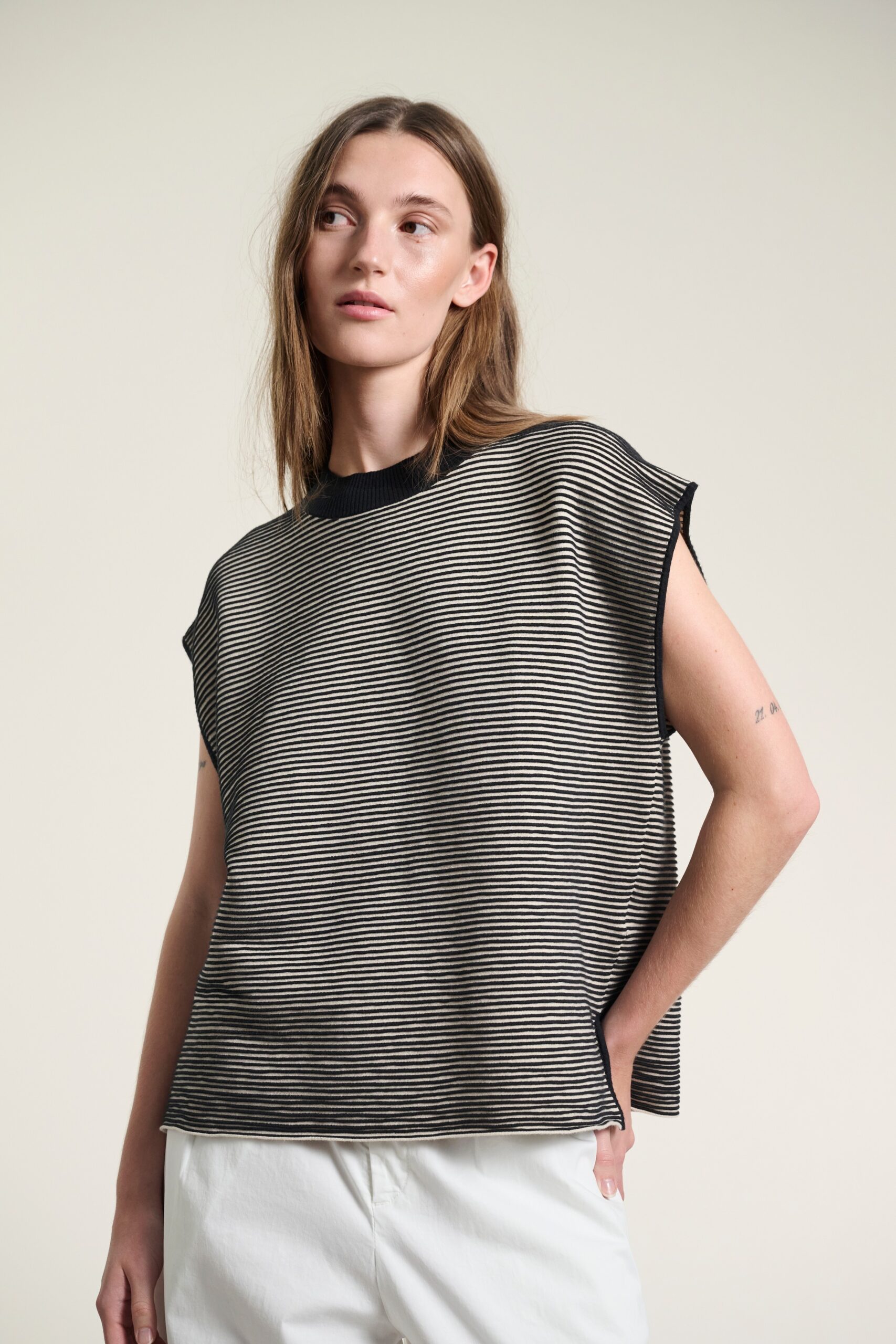 Saku Blouse With Pintucks Black/Ivory 15171-0316